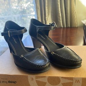 Hush puppies sandals